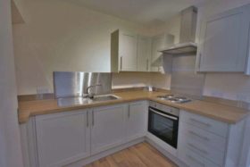 2 bedroom Terraced t...